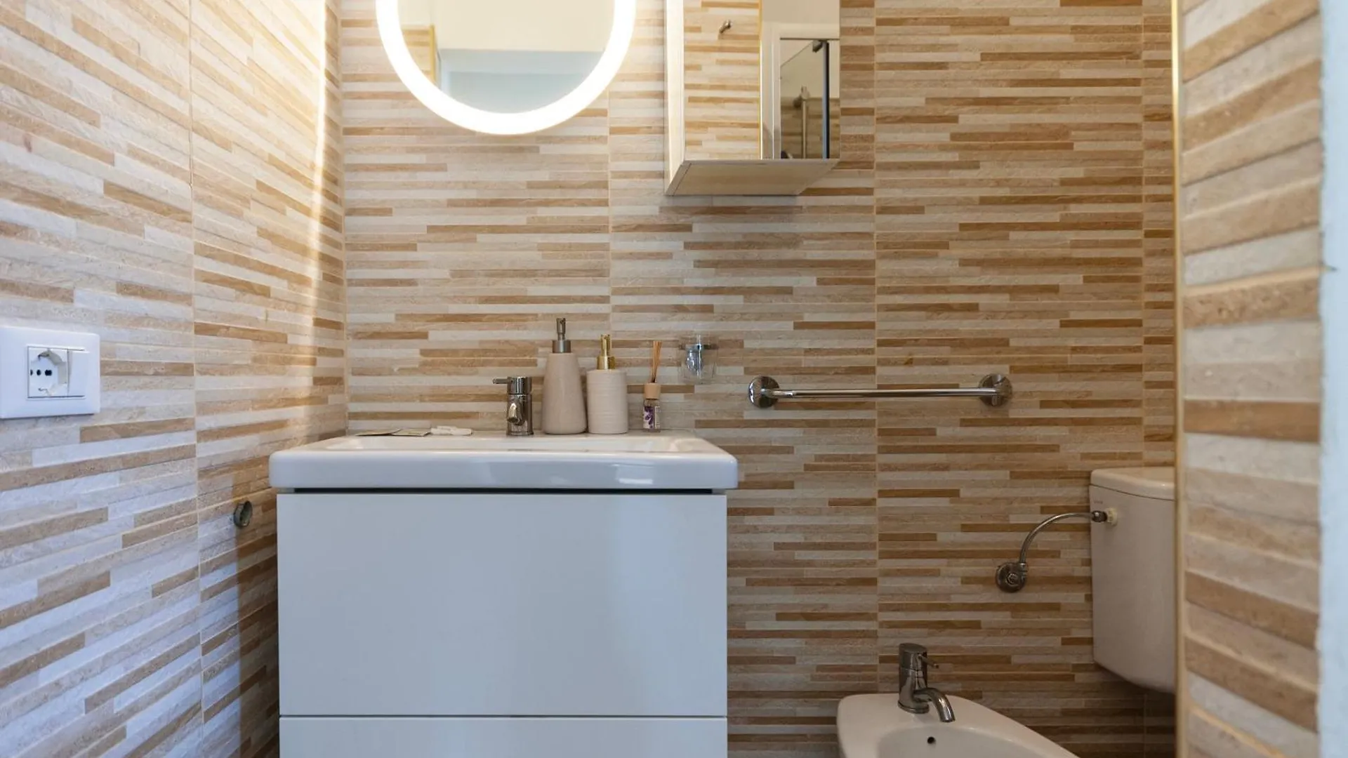 Youhosty - Salvator Rosa 20 Milánó Apartman